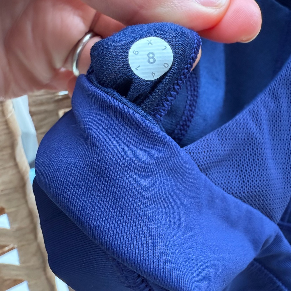 Lululemon Gear Up Tank with Built-in Bra Size 8 in Hero Blue EUC - Picture 6 of 6
